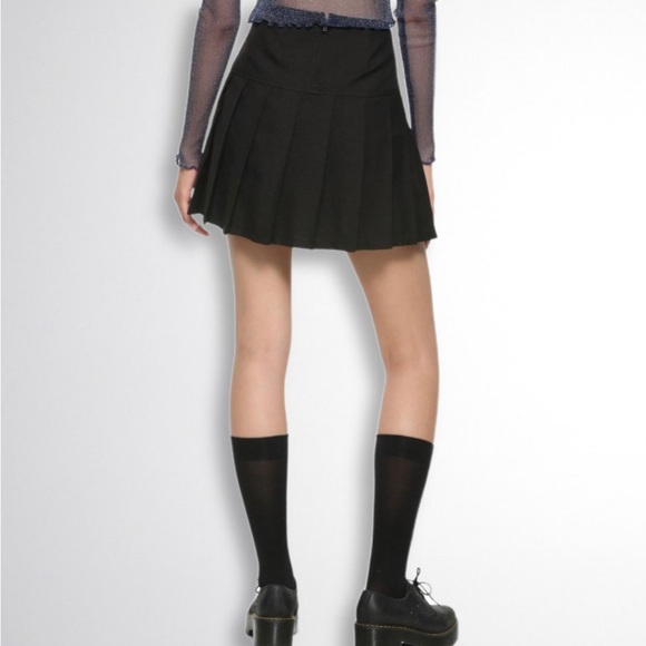 Dolls Kill Gothic Silver Chain Pleated Skirt - Picture 4 of 7